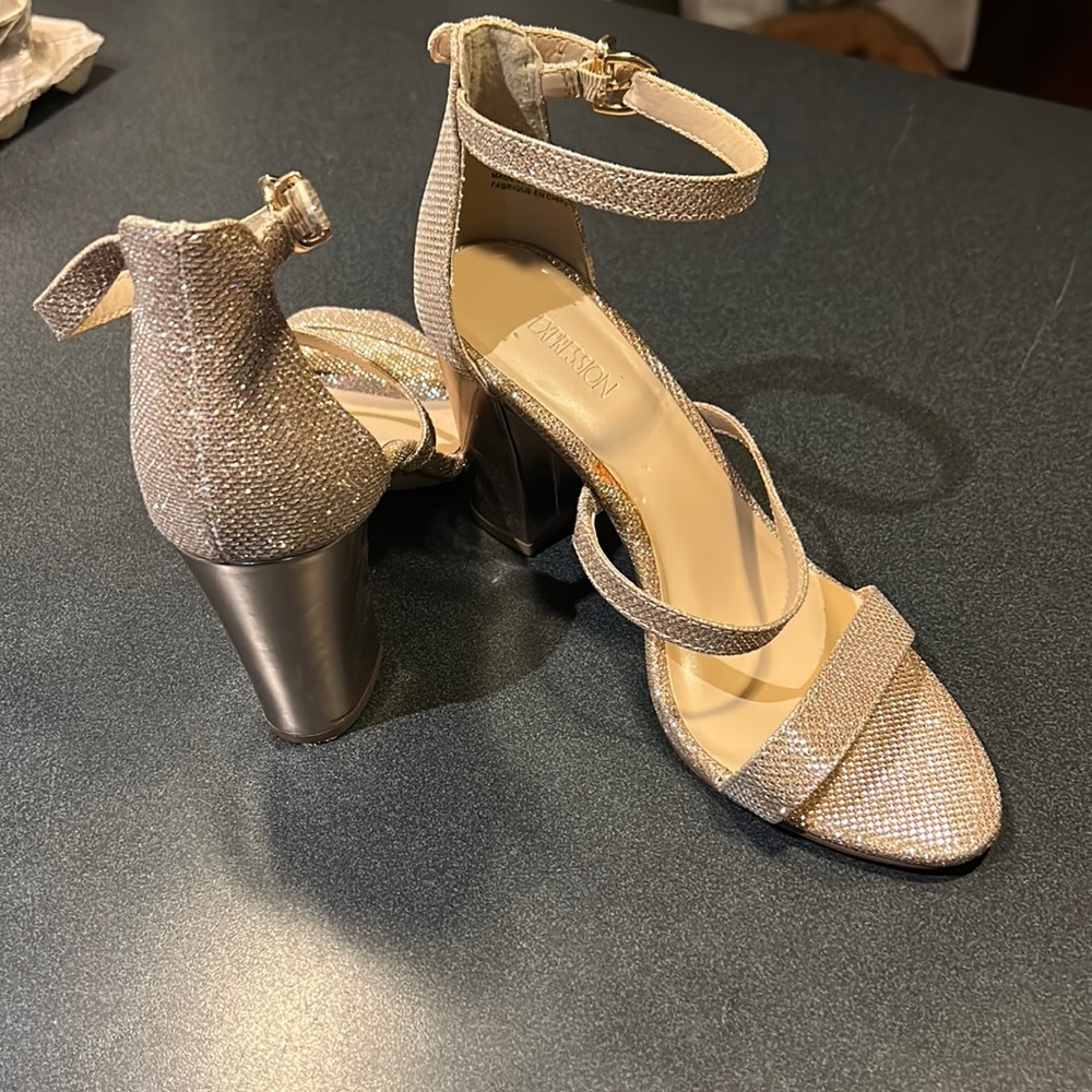 Expression sparkle strappy heel. Size 7.